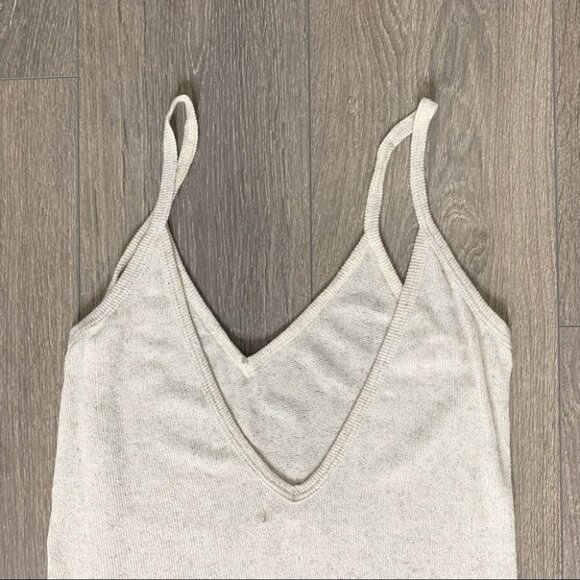 Revolve LNA Cabo Tank Top V-neck Side Slit Scour Taupe Knit V-neck Size XS - Picture 14 of 16